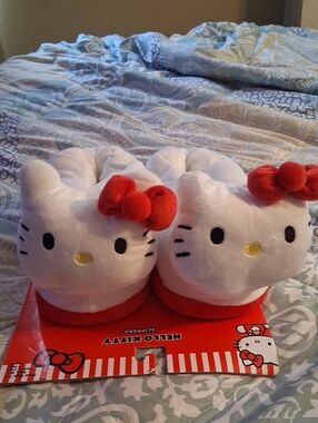 Hello Kitty Plush Slippers in White and Red